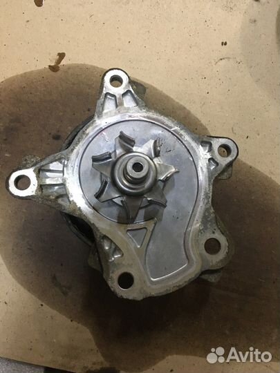 Насос водяной (помпа) (Toyota Corolla)