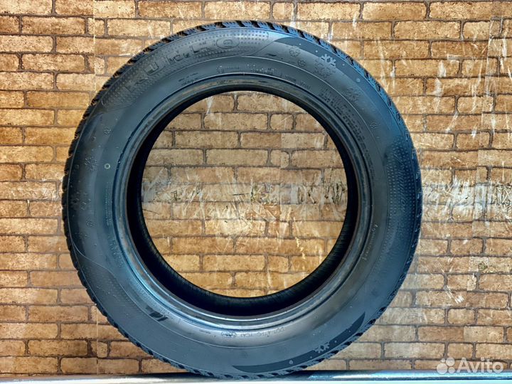 Kumho I'Zen RV Stud KC16 235/55 R17