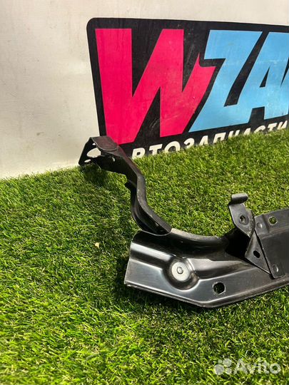 Усилитель бампера передний Fiat 124 2018