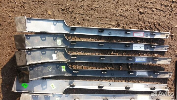 Range Rover L405 молдинг лев на задний бампер