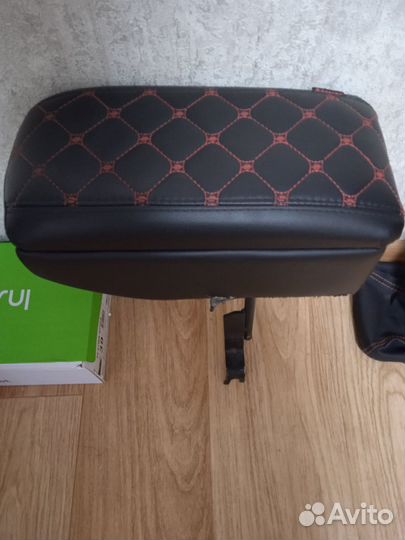 Подлокотник ваз 2114,чехол ручки кпп, оплетка руля