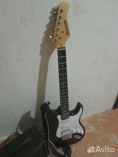Электрогитара новая, полный комплект