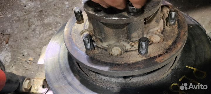 Продам ступицу Митцубиси Делика