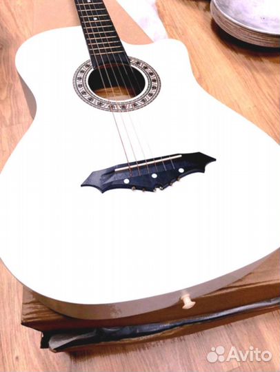 Гитара акустическая