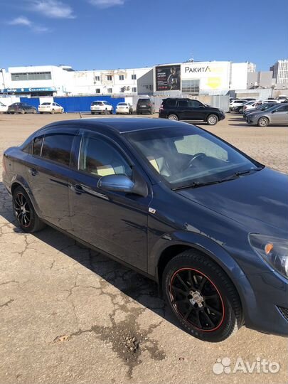 Opel Astra 1.6 МТ, 2013, 140 000 км