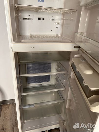 Продаю холодильник Hitachi