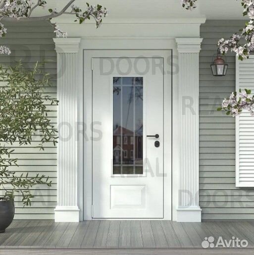 Металлическая входная дверь с большим окном