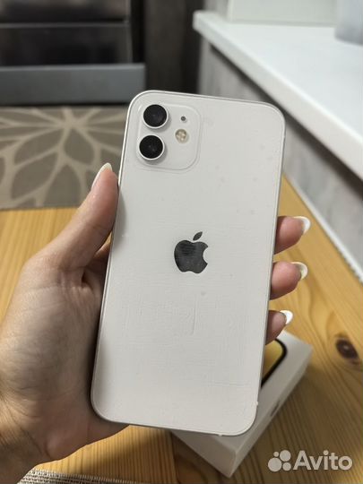 iPhone 12, 64 ГБ
