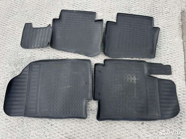 Автомобильные коврики резиновые