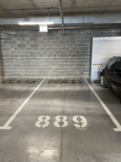 Машиноместо, 14 м²