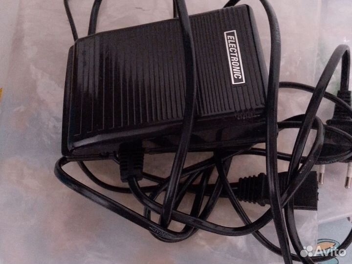 Швейная машина оверлок бу