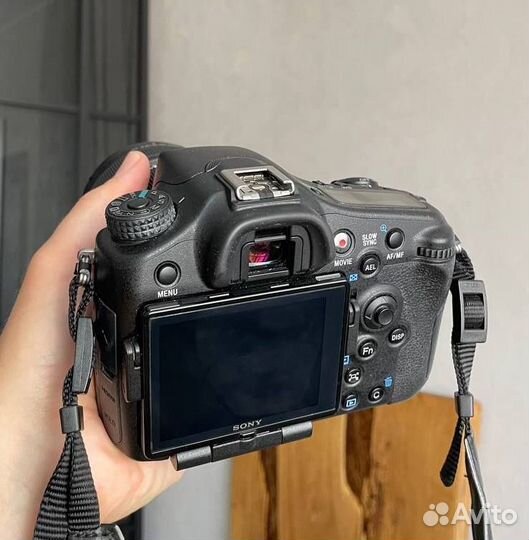 Зеркальный фотоаппарат Sony ilca 77M2 и объективы