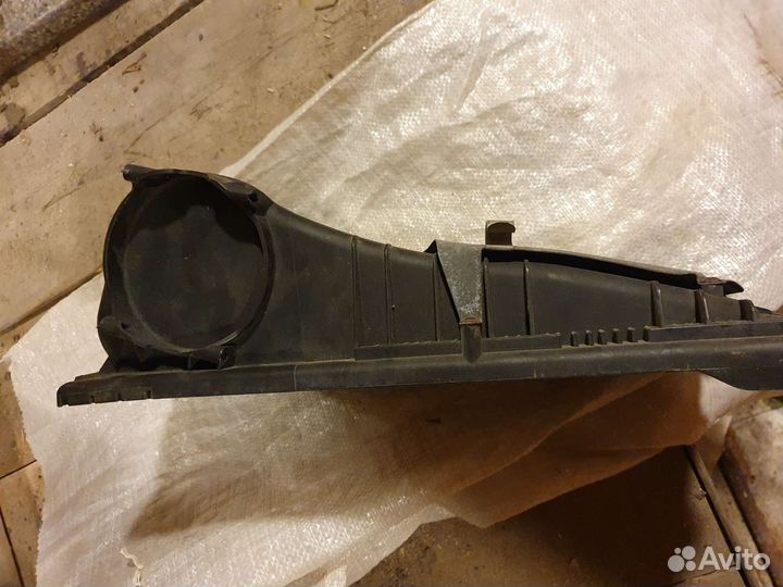 Корпус воздушного фильтра туарег VAG 7l6129601Q