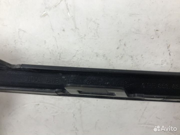 Молдинг заднего бампера центральный Volkswagen Pol