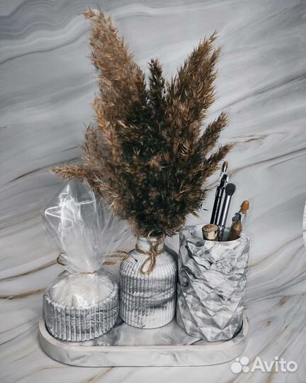 Изделия из гипса / декор / ваза с сухоцветами