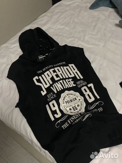 Толстовка без рукавов