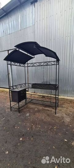 Мангал кованый с крышей