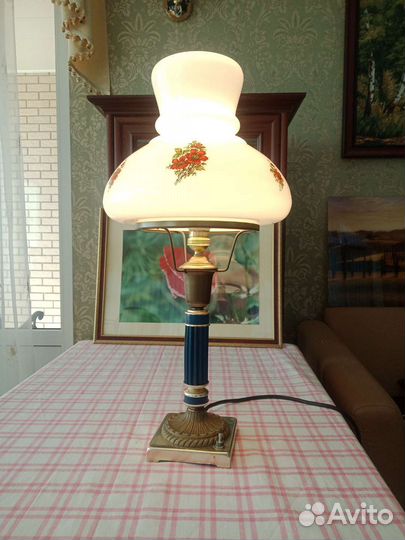 Лампа настольная