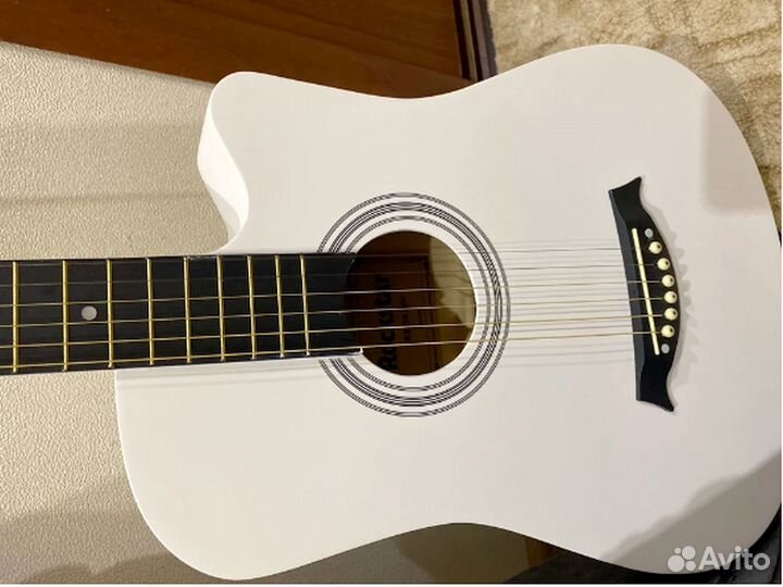 Акустическая гитара новая