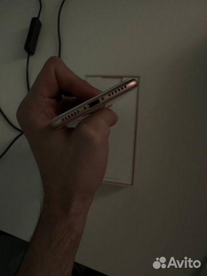 iPhone 8, 64 ГБ