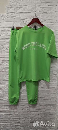 Спортивный костюм женский