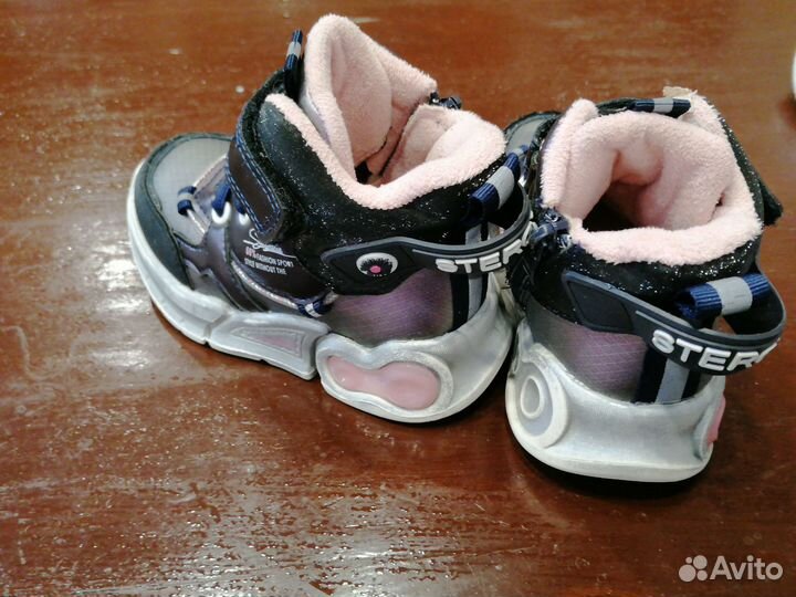 Кроссовки для девочки 24 размер