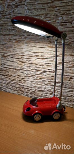 Продам лампу настольную 