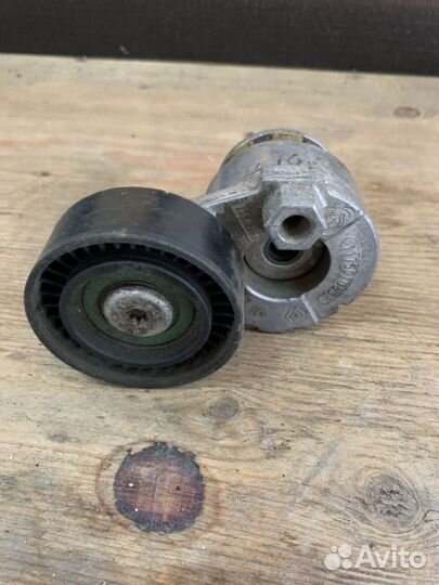 Натяжитель ролика Renault sandero stepway 2