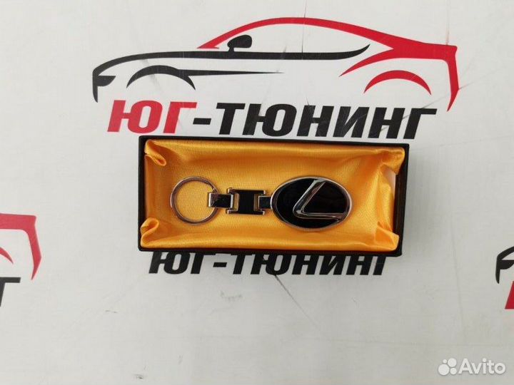 Брелок овальный Lexus