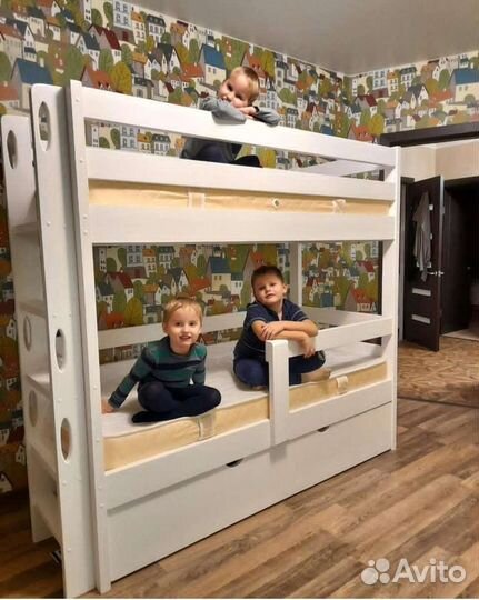 Кровать для троих детей