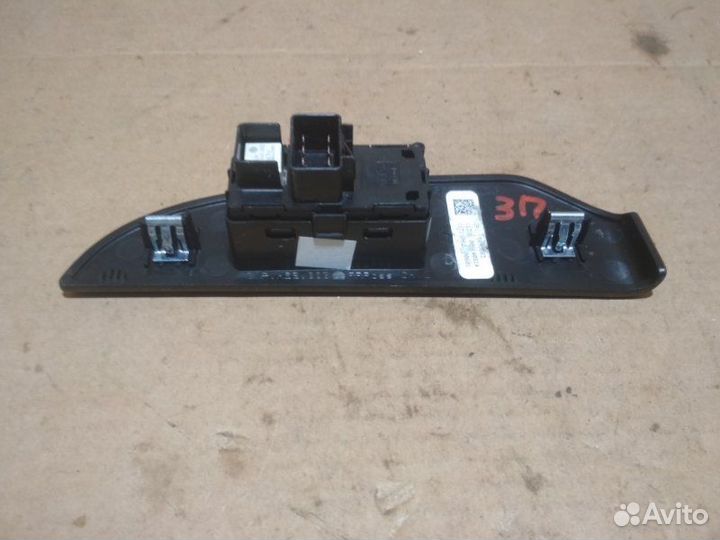 Кнопка стеклоподъемника Cadillac Escalade III