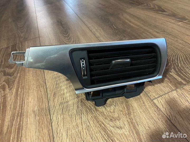 Дефлектор воздушный левый передний левый Audi A6