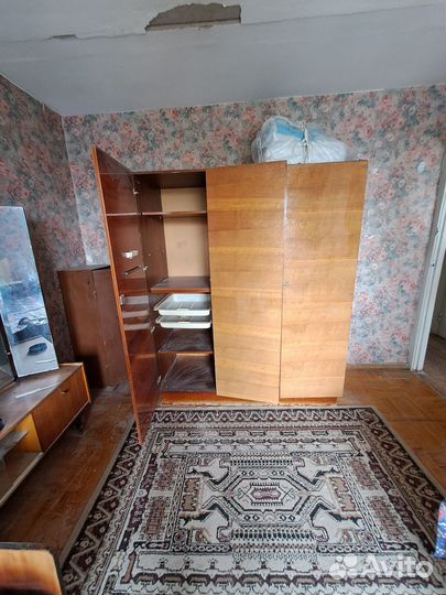 Шкаф времен СССР