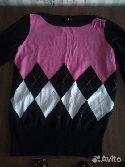 Свитер и джинсы