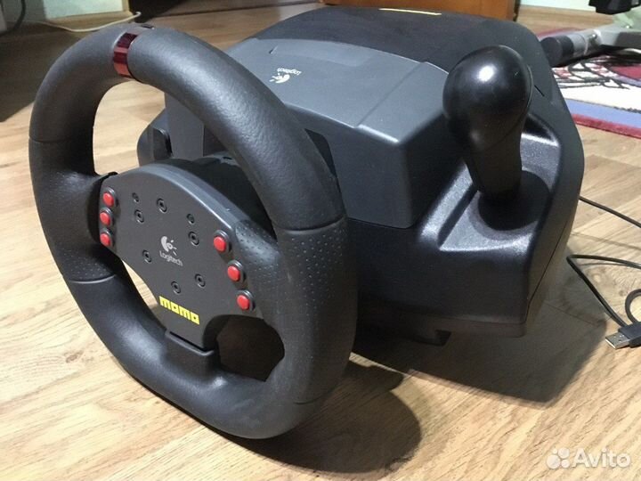 Руль с педалями Logitech momo