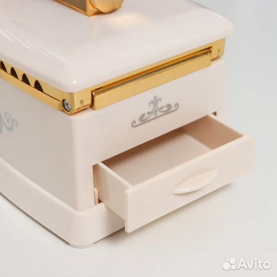 Шкатулка музыкальная механическая 'Ретро утюг' бел