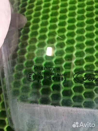 Переднее правое стекло Ford fusion