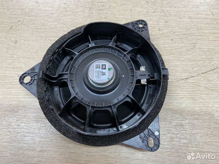 Колонка музыкальная JBL Toyota Camry 75