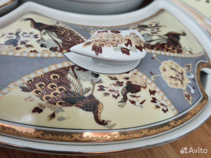 Блюдо фарфор,на крутящейся подставке