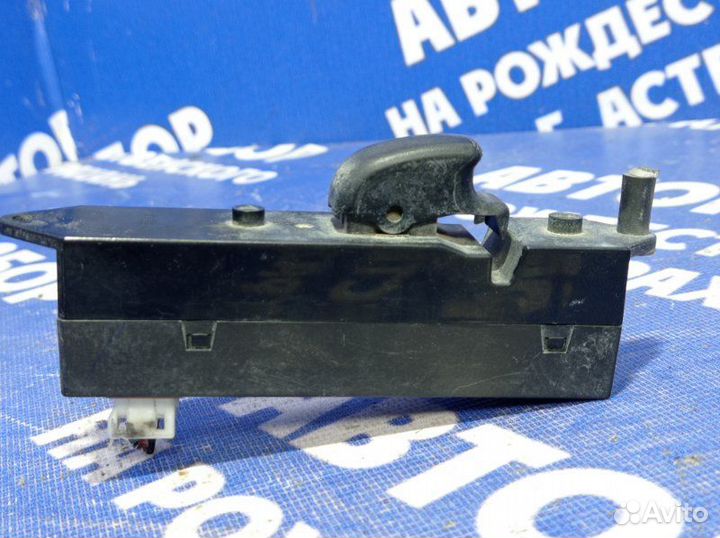 Кнопка стеклоподъемника Mitsubishi Pajero Sport 1