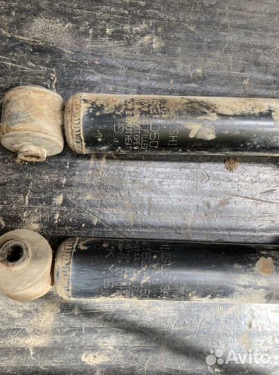 Амортизатор задний Mitsubishi Outlander XL