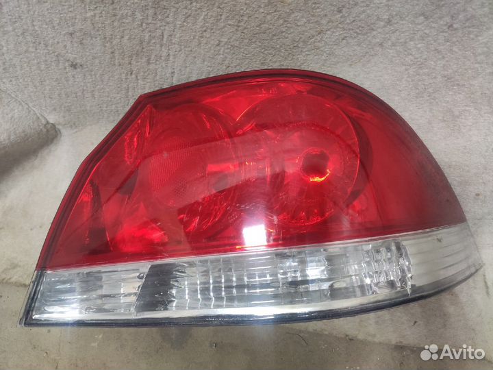 Фонарь правый Mitsubishi Lancer 9