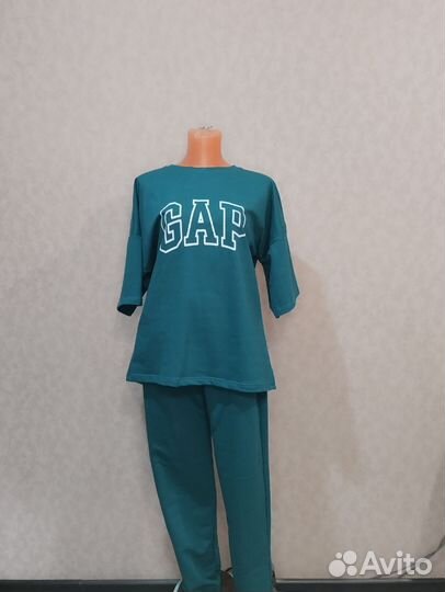 Спортивный костюм женский