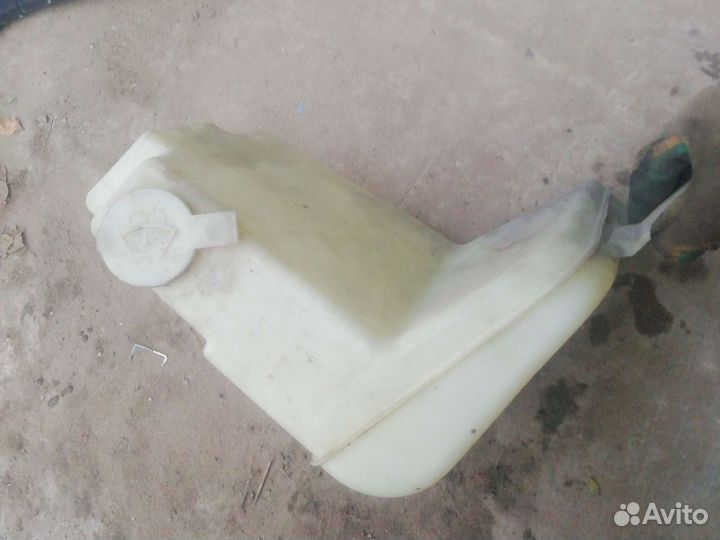 Бачок омывающей жидкости мерседес Mercedes w202