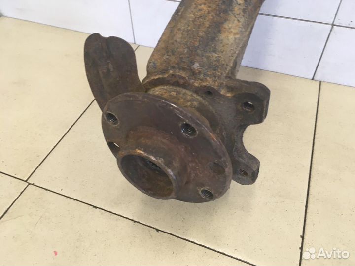 Кулак поворотный передний правый Nexia 1995-2016