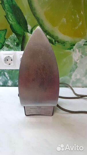 Раритетный утюг 1961 года