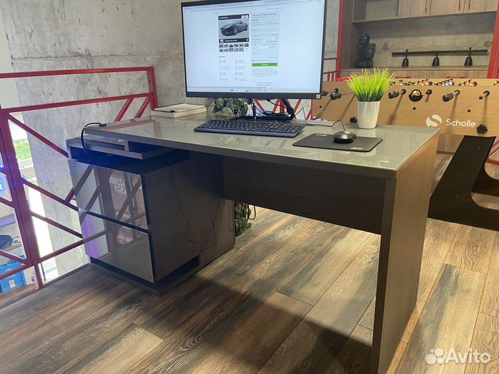 Компьютерный стол Hoff