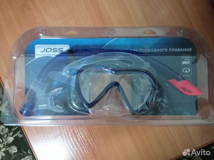 Маска с трубкой для плавания