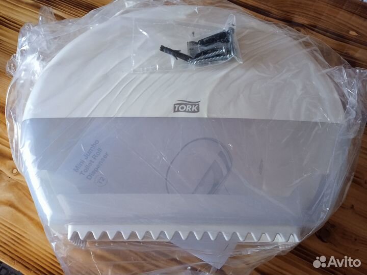 Диспенсер для туалетной бумаги tork 555000
