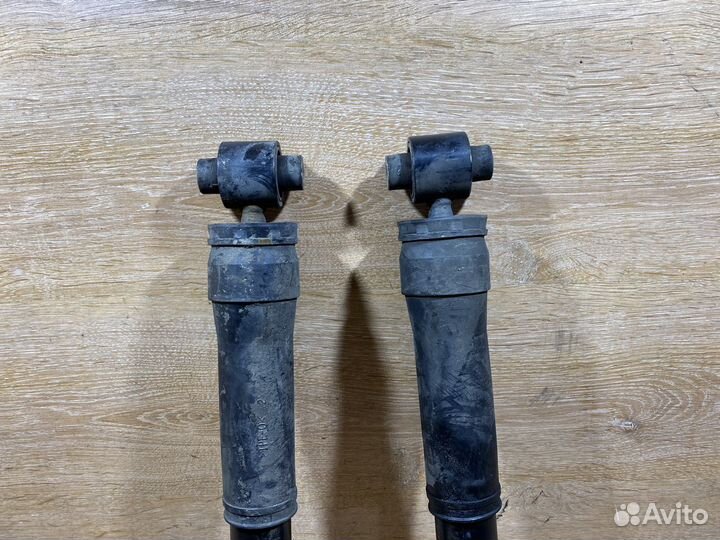 Комплект задних амортизаторов Renault Megane 3 141